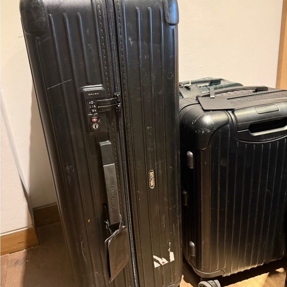 Matte Black Rimowa Suitcase broken handle - Picture 4 of 10